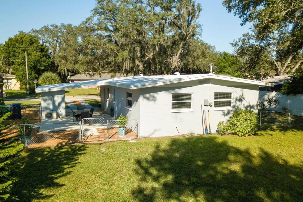 Main Attraction Is A Renovated 3 Bedroom Pet Friendly Home With Fenced Yard Just Minutes Away From Busch Gardens & Usf Tampa Exterior photo