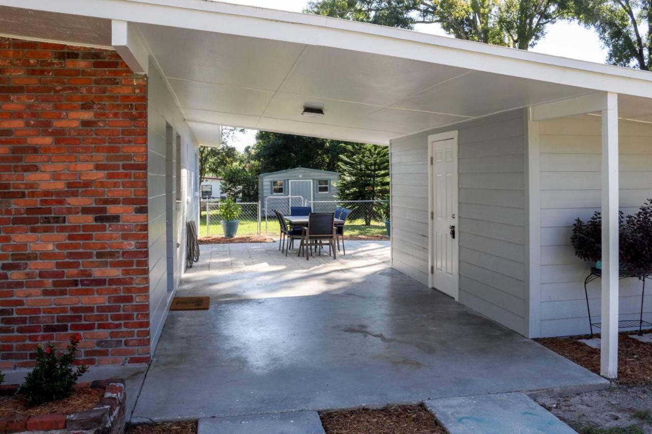 Main Attraction Is A Renovated 3 Bedroom Pet Friendly Home With Fenced Yard Just Minutes Away From Busch Gardens & Usf Tampa Exterior photo