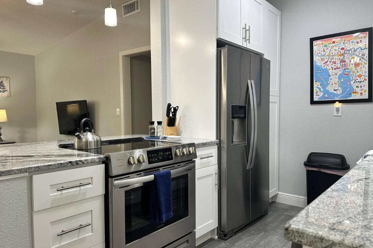 Main Attraction Is A Renovated 3 Bedroom Pet Friendly Home With Fenced Yard Just Minutes Away From Busch Gardens & Usf Tampa Exterior photo