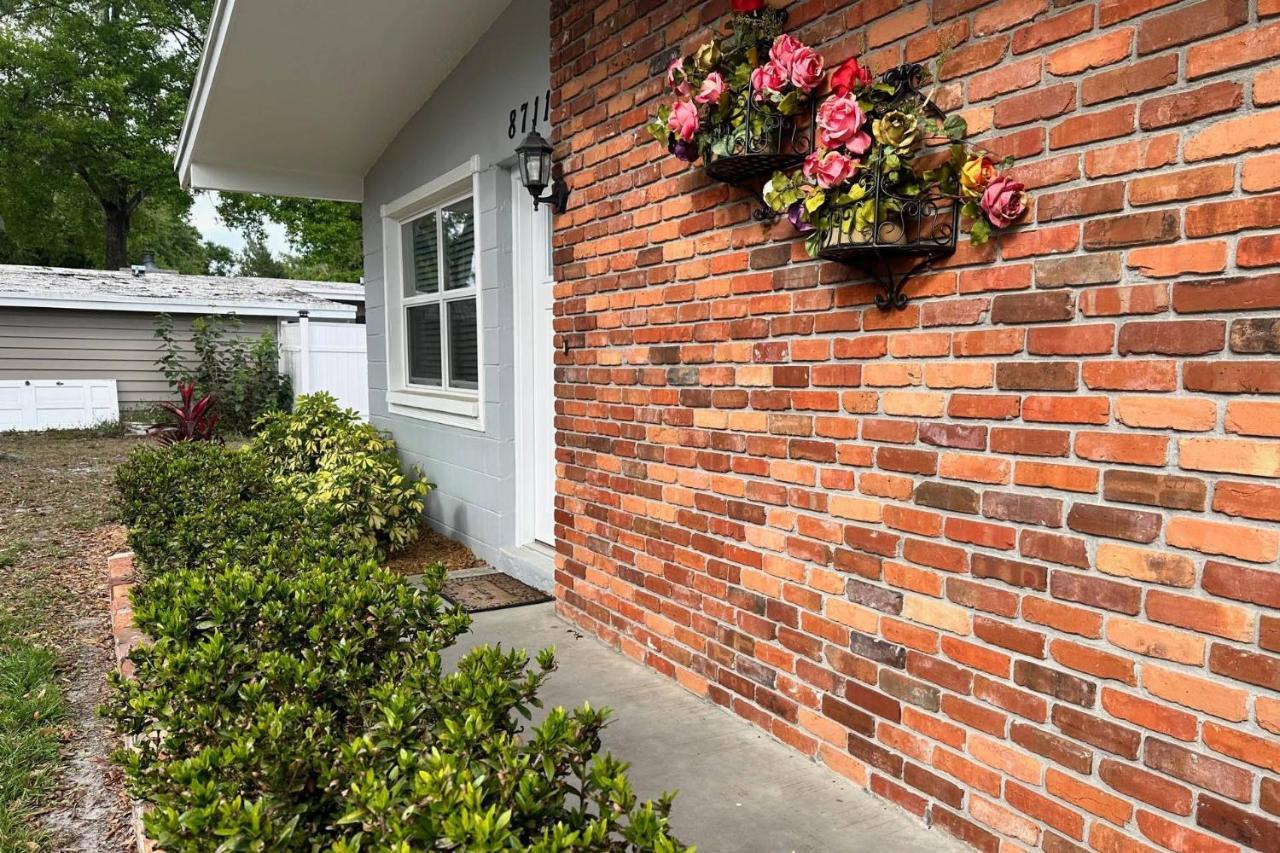 Main Attraction Is A Renovated 3 Bedroom Pet Friendly Home With Fenced Yard Just Minutes Away From Busch Gardens & Usf Tampa Exterior photo